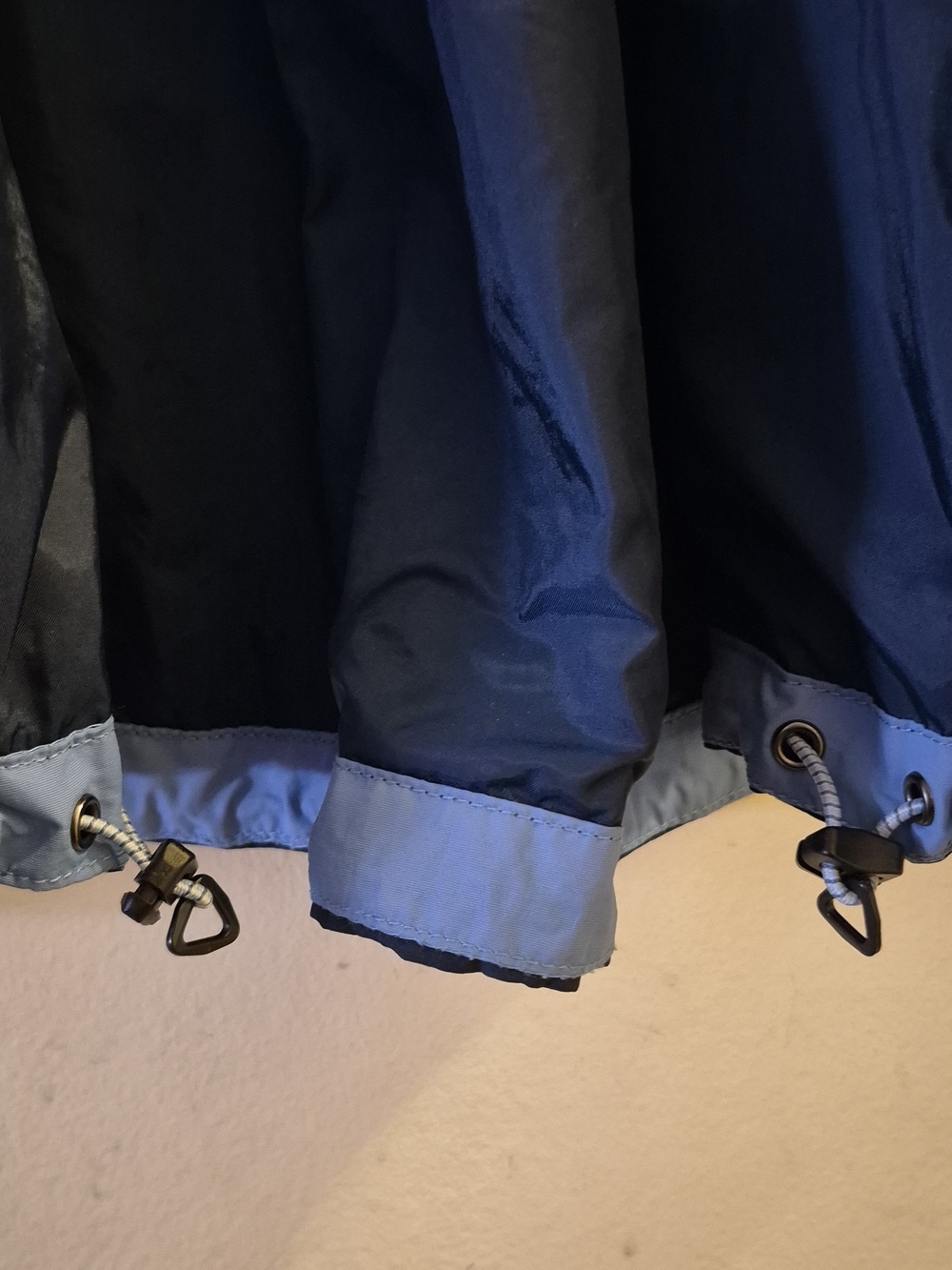 Columbia Navy and Light Blue Outdoor Jacket - Picture 12 of 13